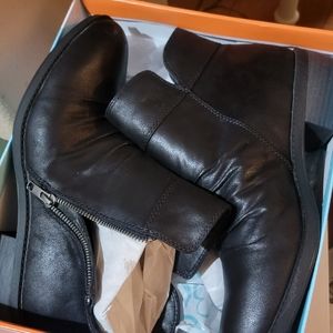 Brand New Bare Trap "Sam" Ankle Boots